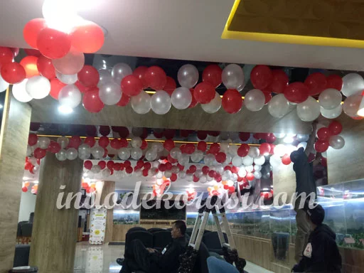 dekorasi balon merah putih
