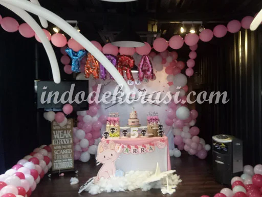 dekorasi balon tema hello kitty