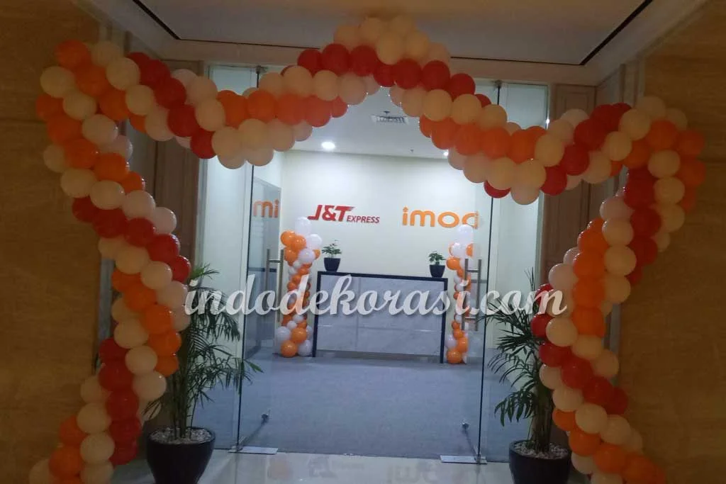 dekorasi ulang tahun kantor sederhana dengan balon